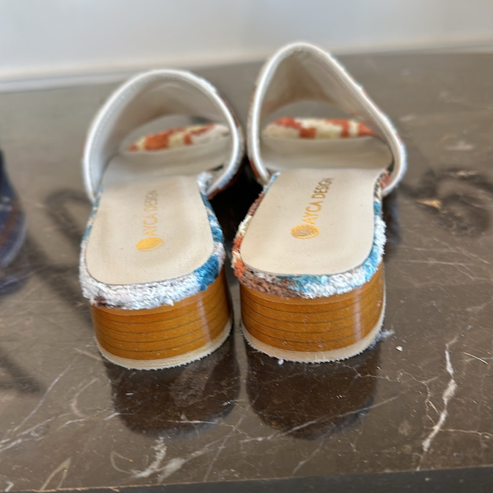 NWT velvet slide size 37 - Picture 3 of 4